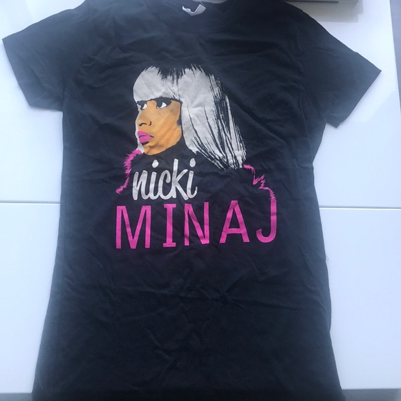 nicki minaj t shirt hot topic